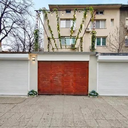 Modern 1br With Private Garage Near Mall Plovdiv, Pulmed And Rowing Canal * 플로브디프
