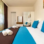 Modern 1br With Private Garage Near Mall Plovdiv, Pulmed And Rowing Canal Apartamento *