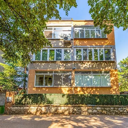 Modern 1br With Private Garage Near Mall Plovdiv, Pulmed And Rowing Canal * Plovdiv