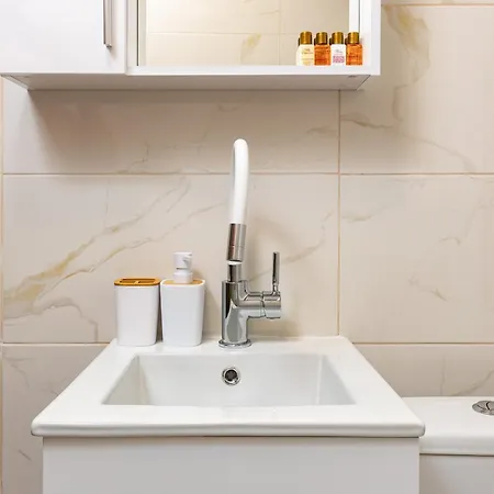 Apartmán Modern 1br With Private Garage Near Mall Plovdiv, Pulmed And Rowing Canal